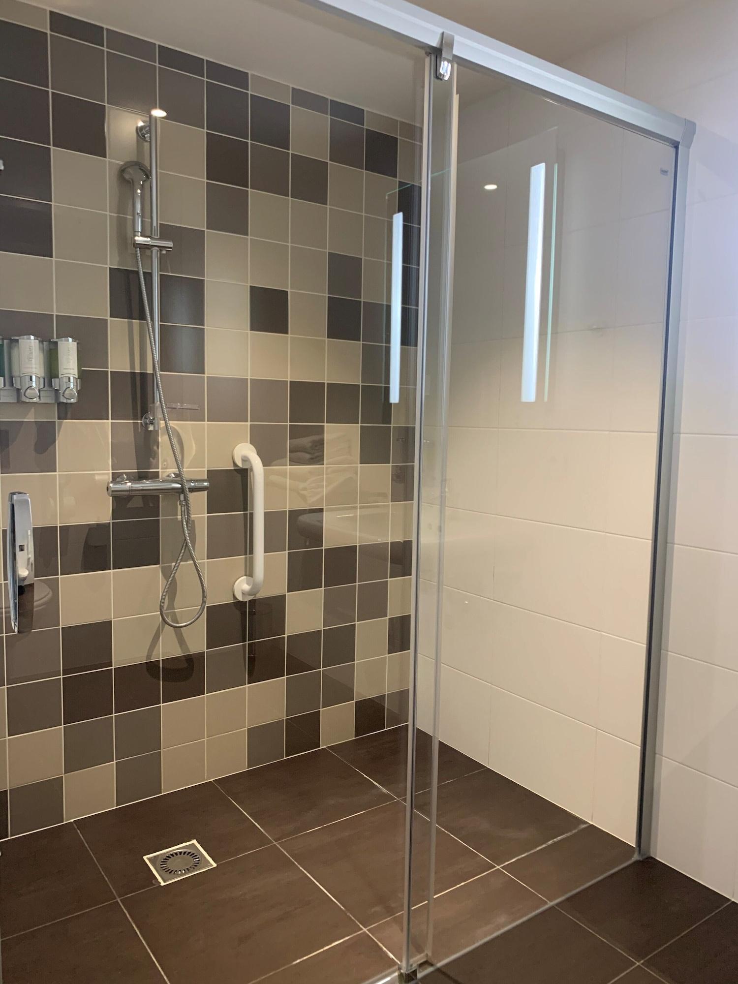 Hampton By Hilton Antwerp Central Station Bagian luar foto